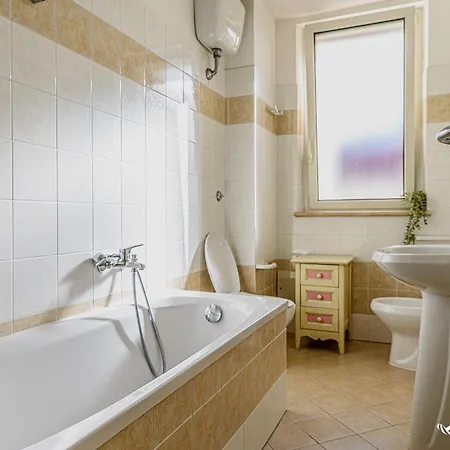 Διαμέρισμα Quadrilocale A Casa Di Nilde - Invacanza